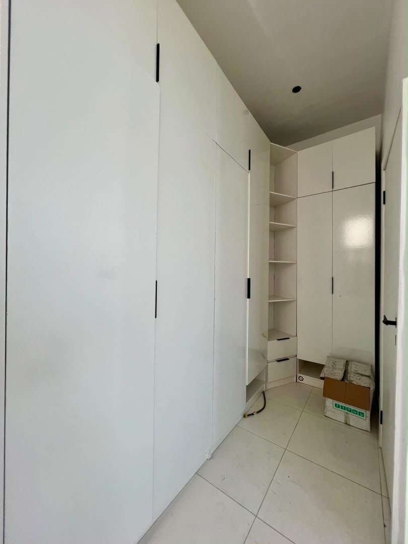 BEAUTIFUL SEMI DETACHED 4 BEDROOM HOME image 5