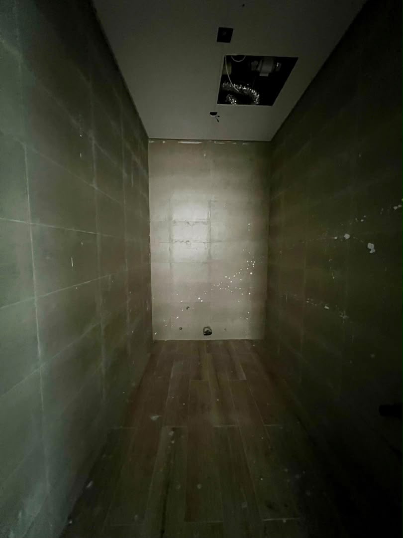 MAGNIFICENTLY BUILT 2 AND 3 BEDROOM APARTMENT image 7