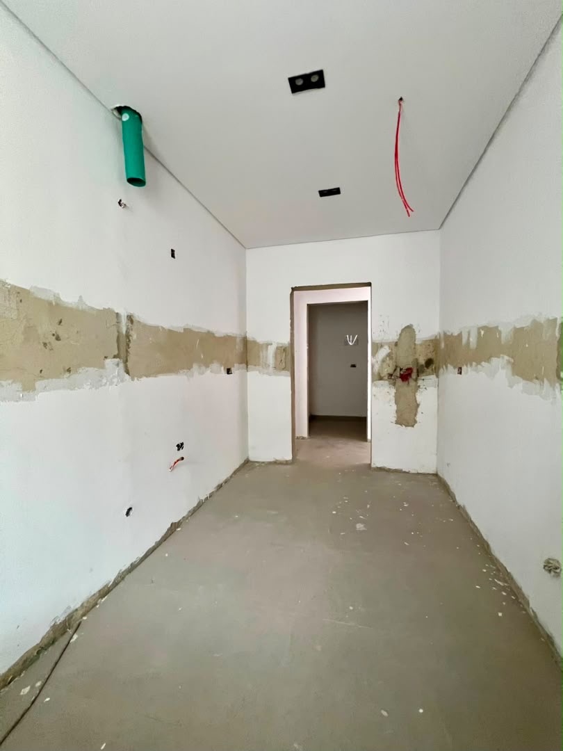 MAGNIFICENTLY BUILT 2 AND 3 BEDROOM APARTMENT image 5