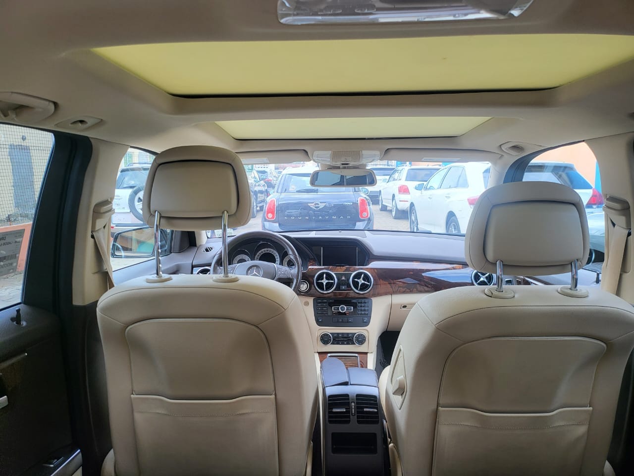 Mercedes Benz GLK350 image 8