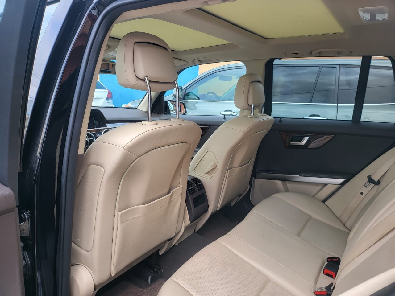 Mercedes Benz GLK350 image 6