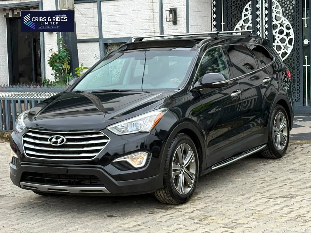 Hyundai santafe HYUNDAI Santa Fe (2016) available in Lekki