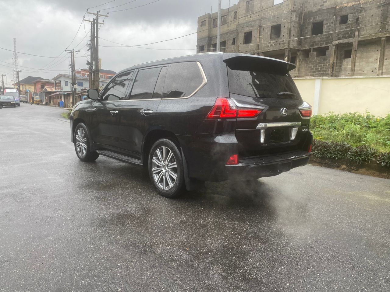 LEXUS LX570 (2017) image 5