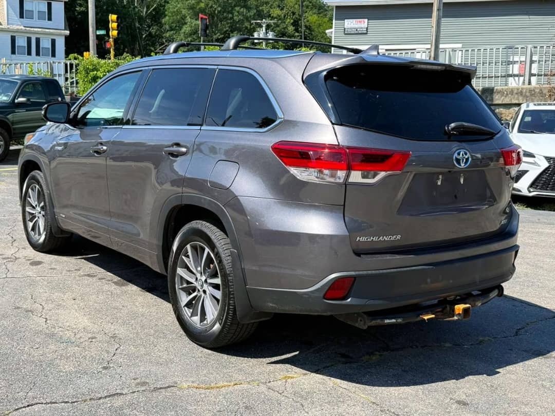 2019 Toyota image 3